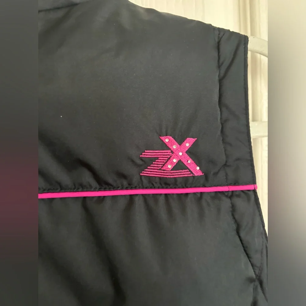 ZEROXPOSUR. Super cute girls puffer vest with a‎ little bling.